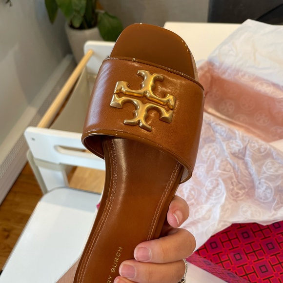 Eleanor Side By Tory Burch in Brown Leather - Picture 10 of 13
